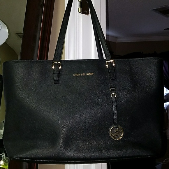 Michael Kors Large Tote - Picture 2 of 4
